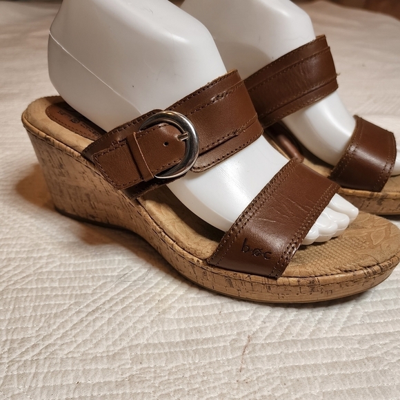BOC leather wedge sandals. - Picture 14 of 16